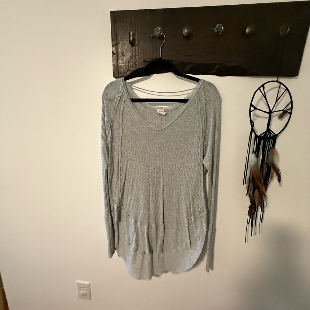 We The Free Light Gray Long Sleeve Top